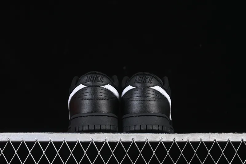 All Categories Nk SB Dunk Series Nk SB Dunk Low Low-top sneakers Nike SB Dunk Low All black and white hook Low-top casual sneakers IO7606-010